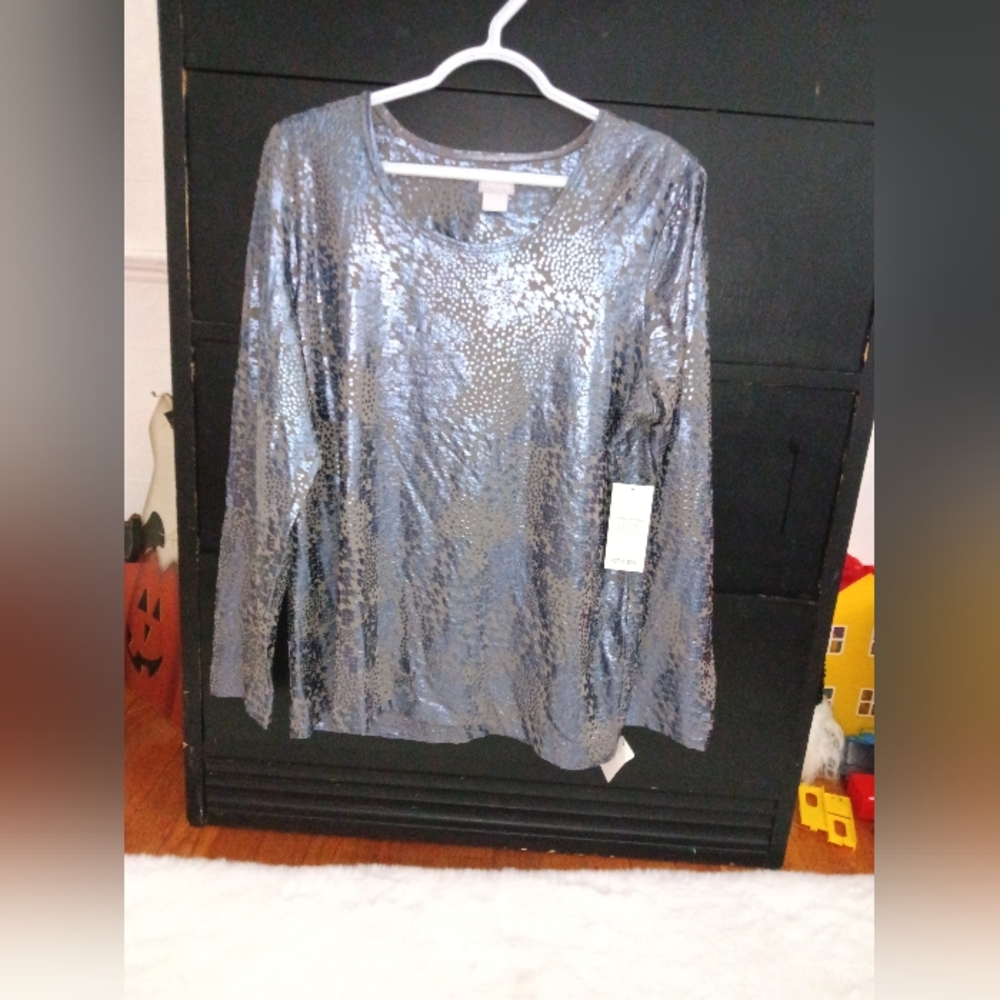 Chicos Size 2 Grey/Silver tone top new